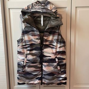 Lululemon Womens reversible puffer vest.